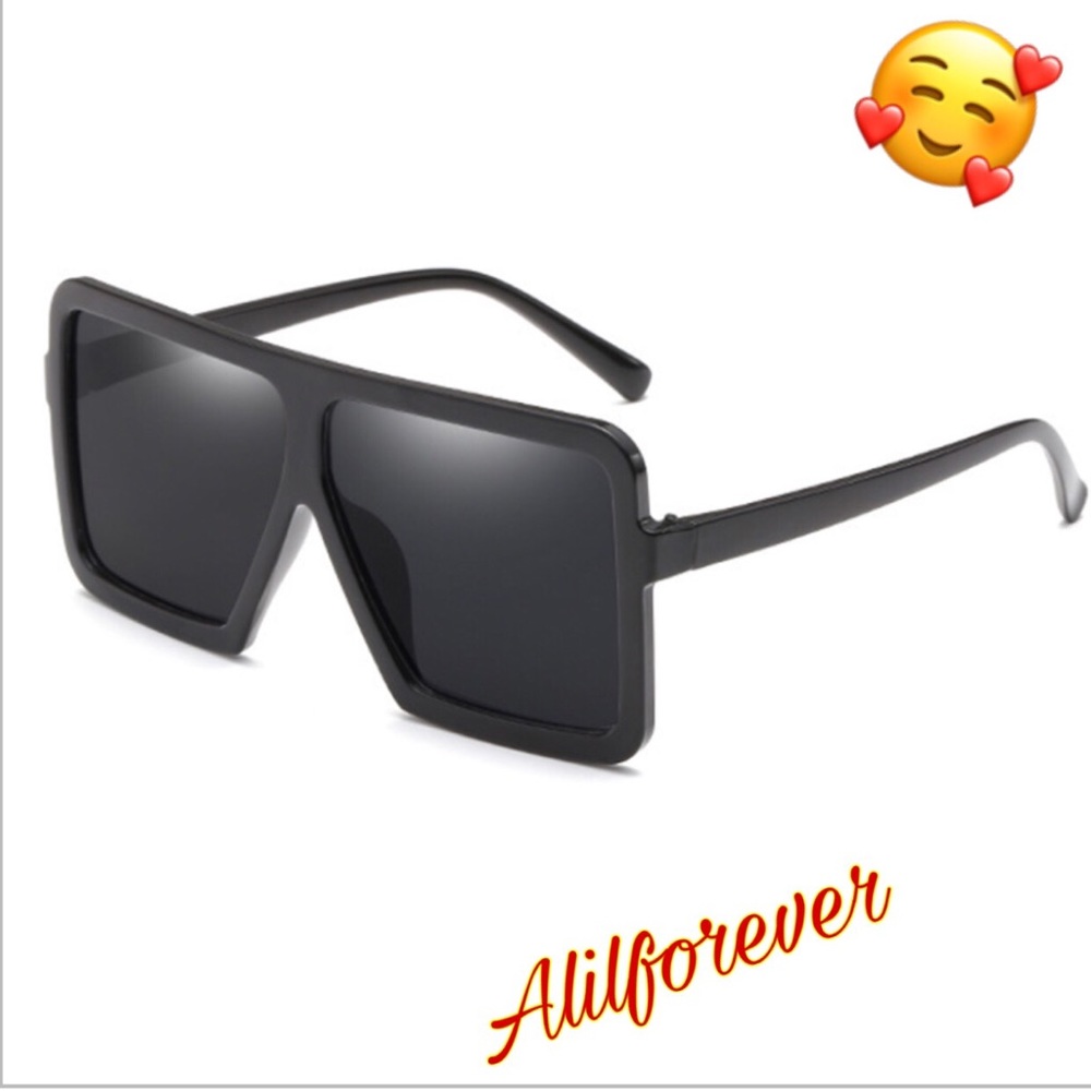 π¦ Super Cute Black Square Framed Sunglasses π - Picture 5 of 6